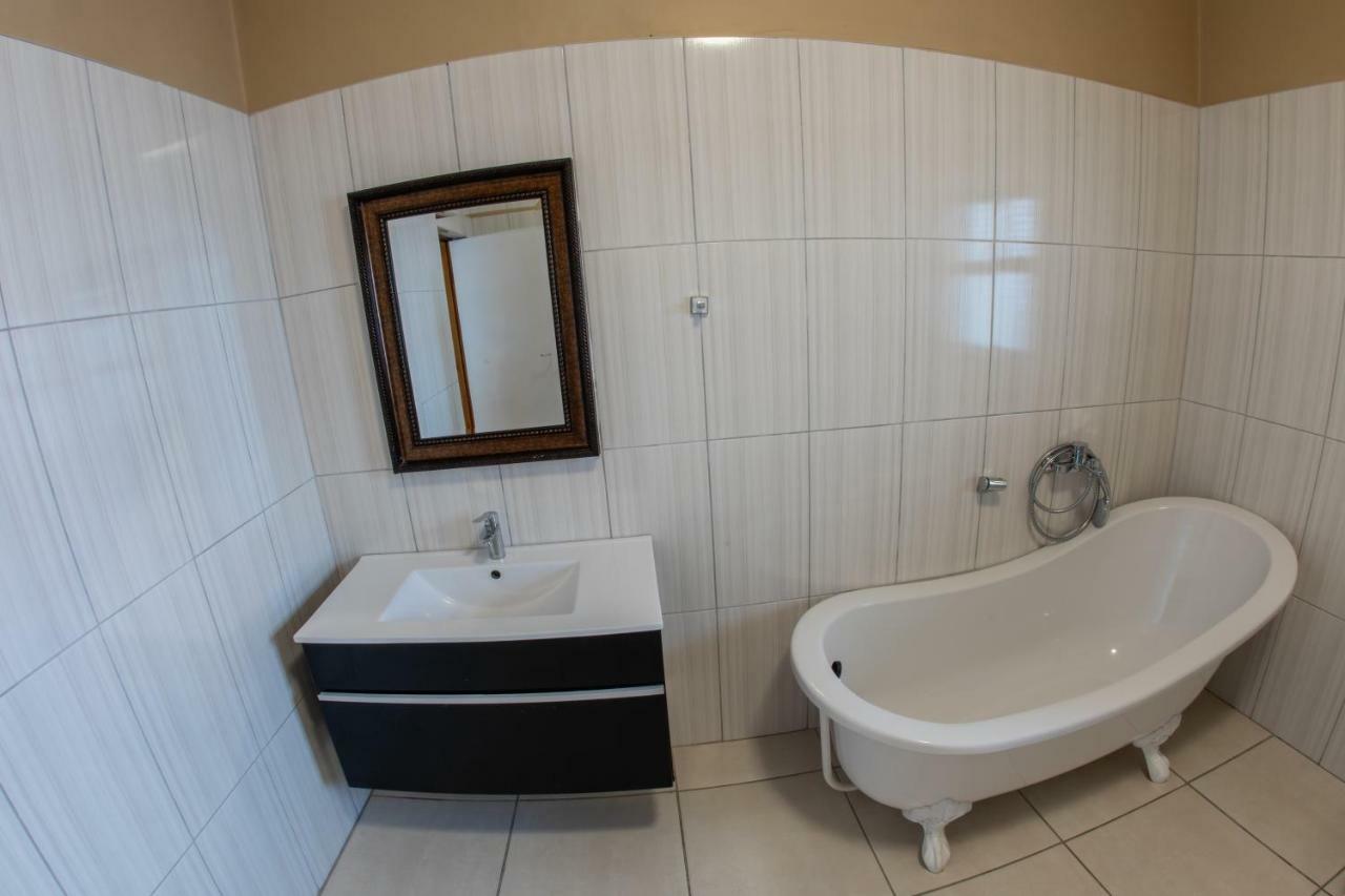 Meransha Self Catering Cc Walvis Bay Bagian luar foto