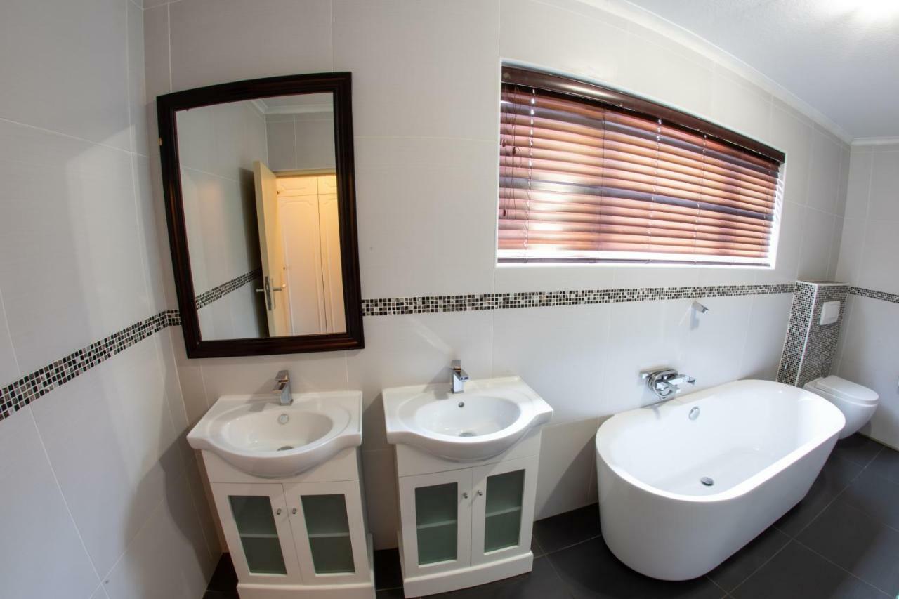 Meransha Self Catering Cc Walvis Bay Bagian luar foto