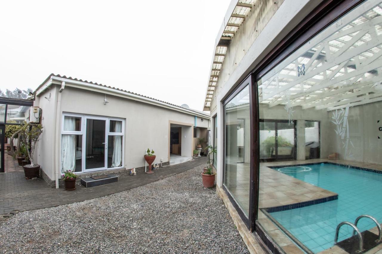 Meransha Self Catering Cc Walvis Bay Bagian luar foto
