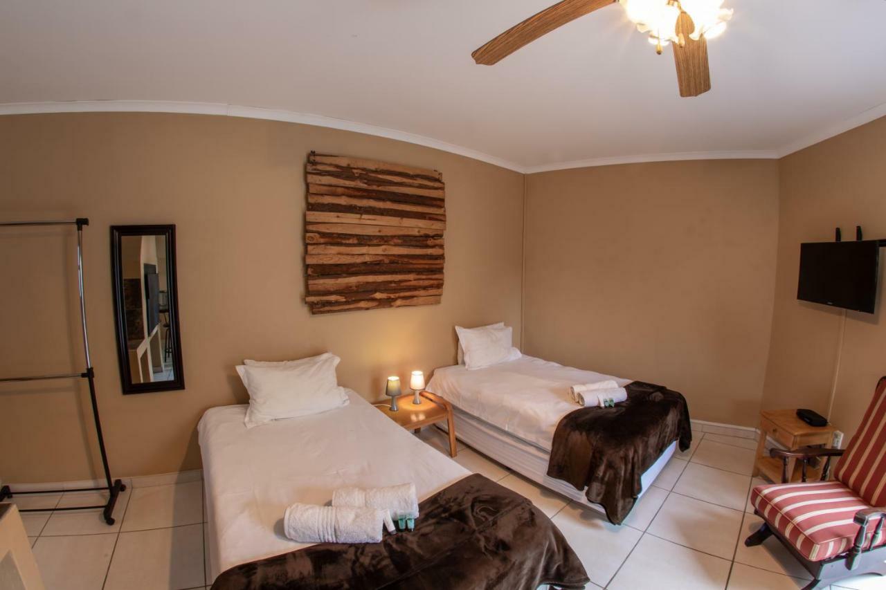 Meransha Self Catering Cc Walvis Bay Bagian luar foto