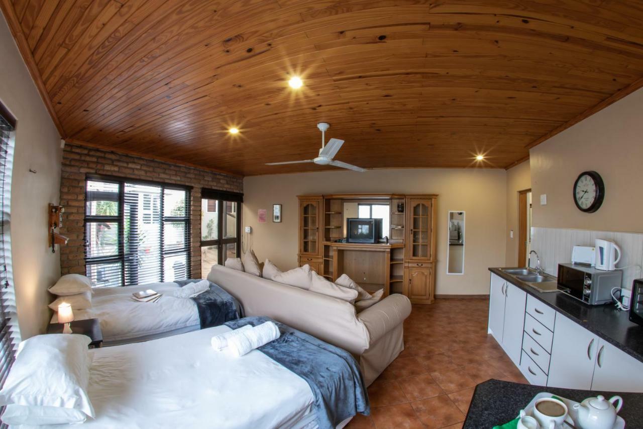 Meransha Self Catering Cc Walvis Bay Bagian luar foto