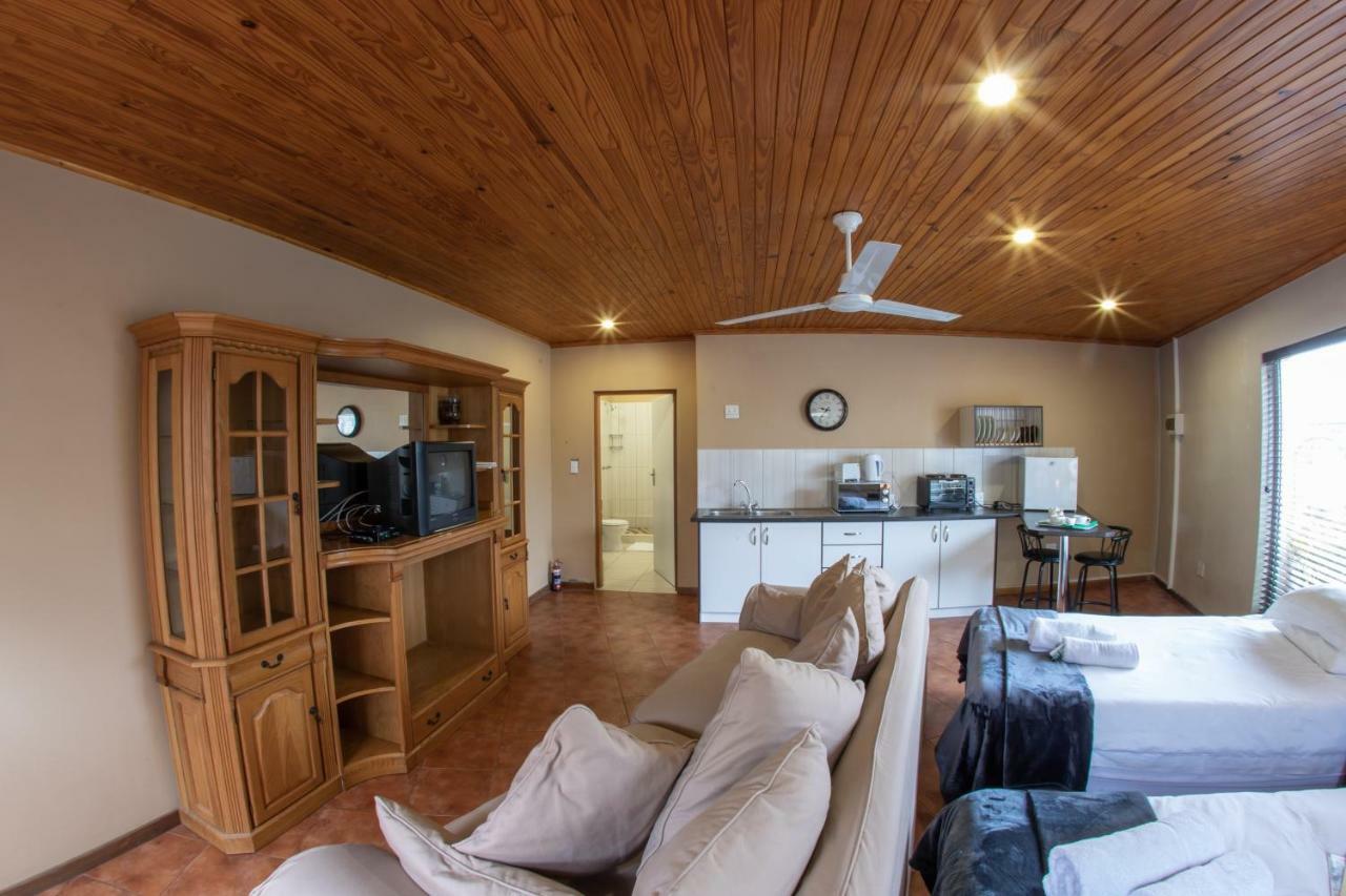 Meransha Self Catering Cc Walvis Bay Bagian luar foto
