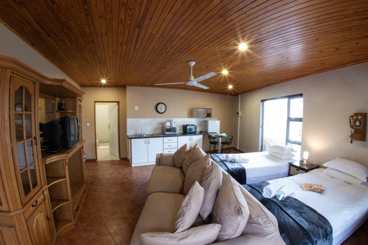 Meransha Self Catering Cc Walvis Bay Bagian luar foto