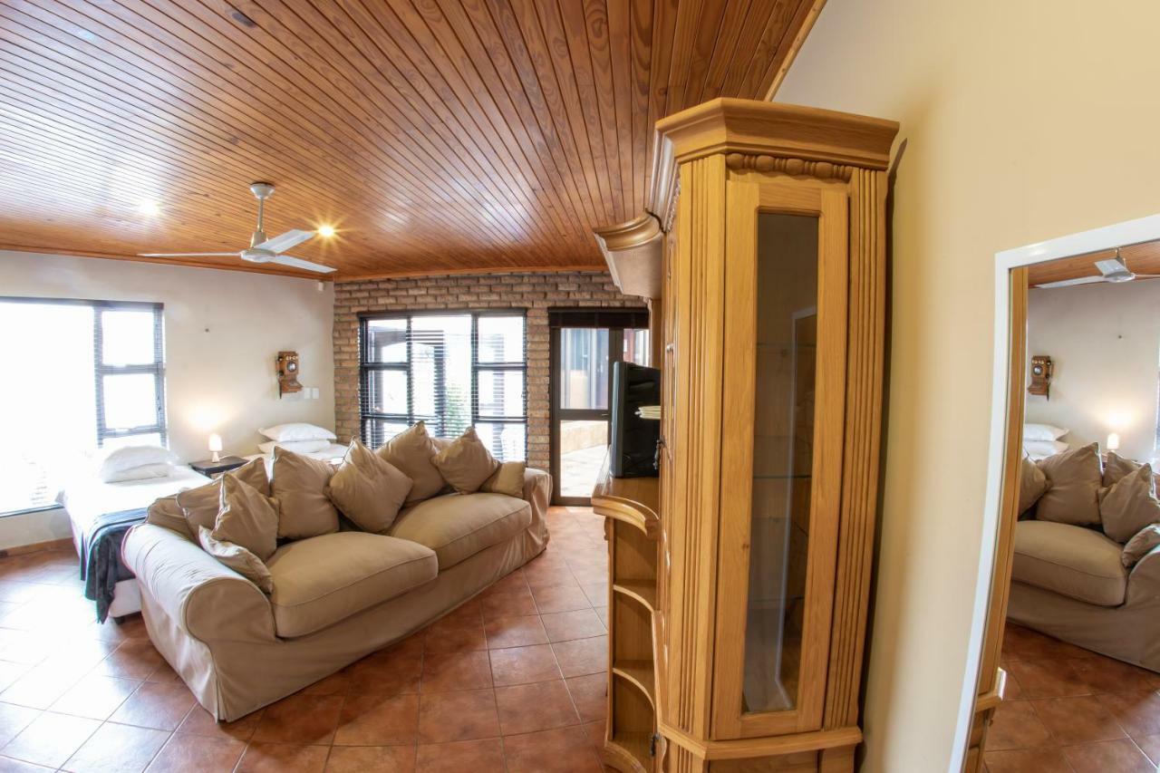 Meransha Self Catering Cc Walvis Bay Bagian luar foto
