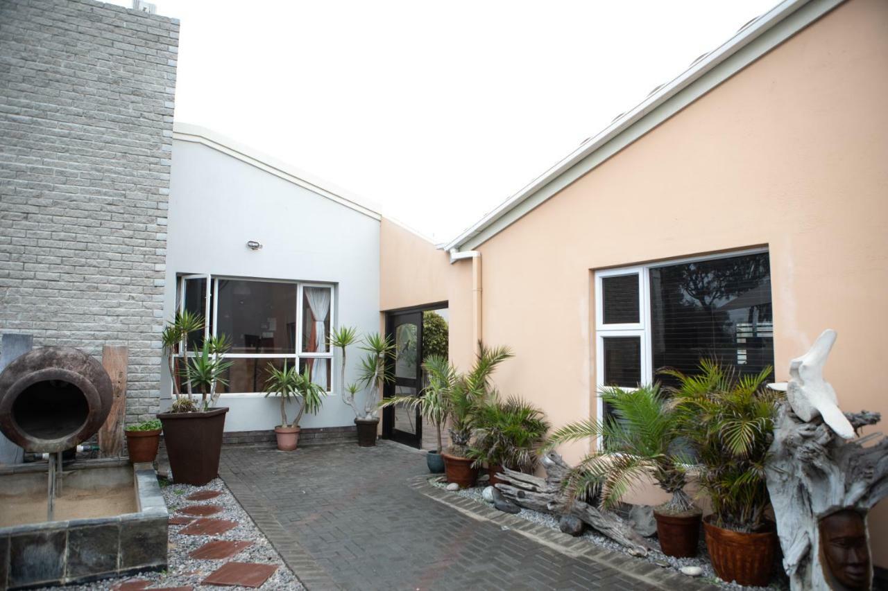 Meransha Self Catering Cc Walvis Bay Bagian luar foto