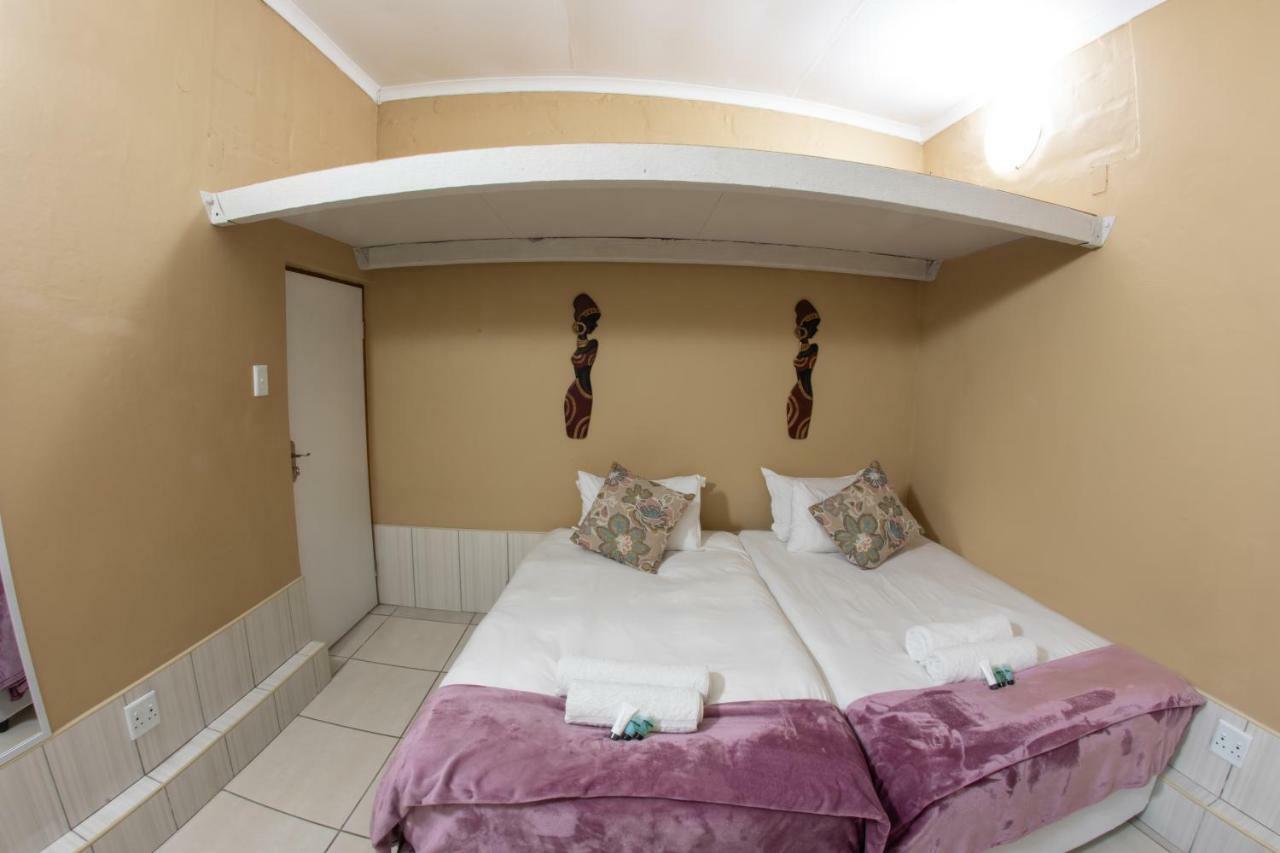 Meransha Self Catering Cc Walvis Bay Bagian luar foto