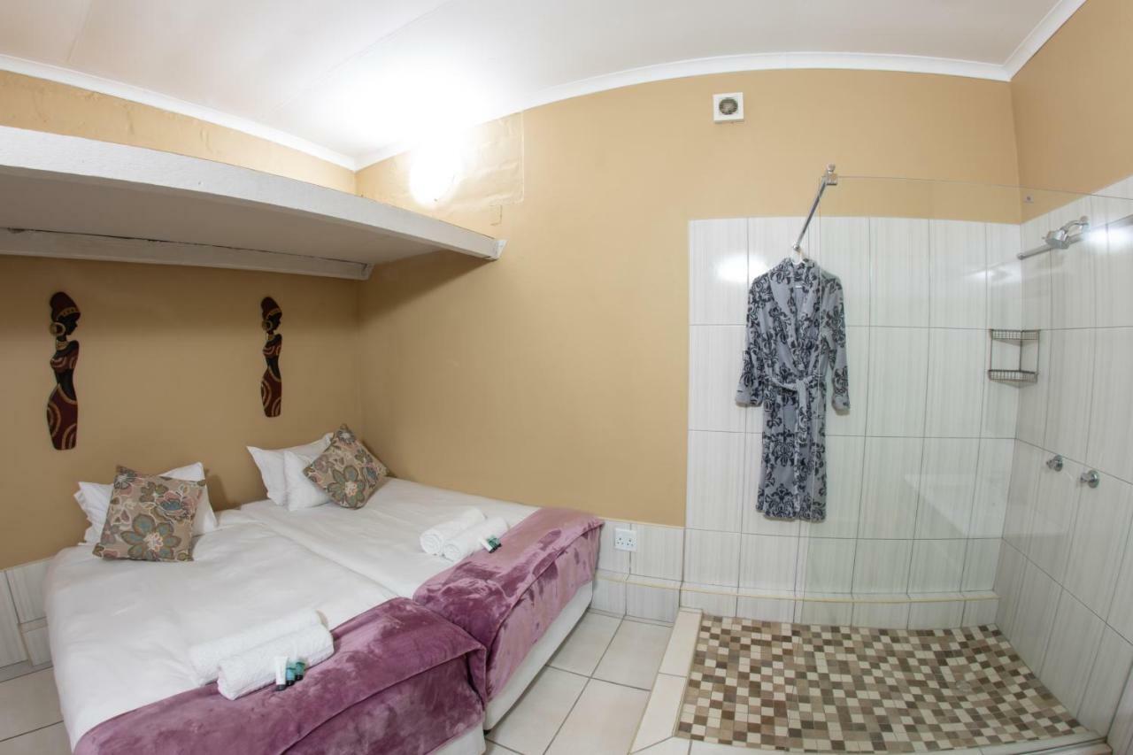 Meransha Self Catering Cc Walvis Bay Bagian luar foto